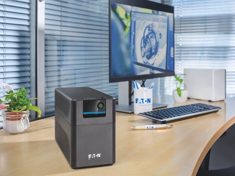 Eaton 5E900UD UPS interactif en ligne 0,9 kVA Tour noire